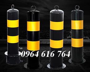 Cọc tiêu thép hình trụ phản quang màu vàng đen cao 50cm